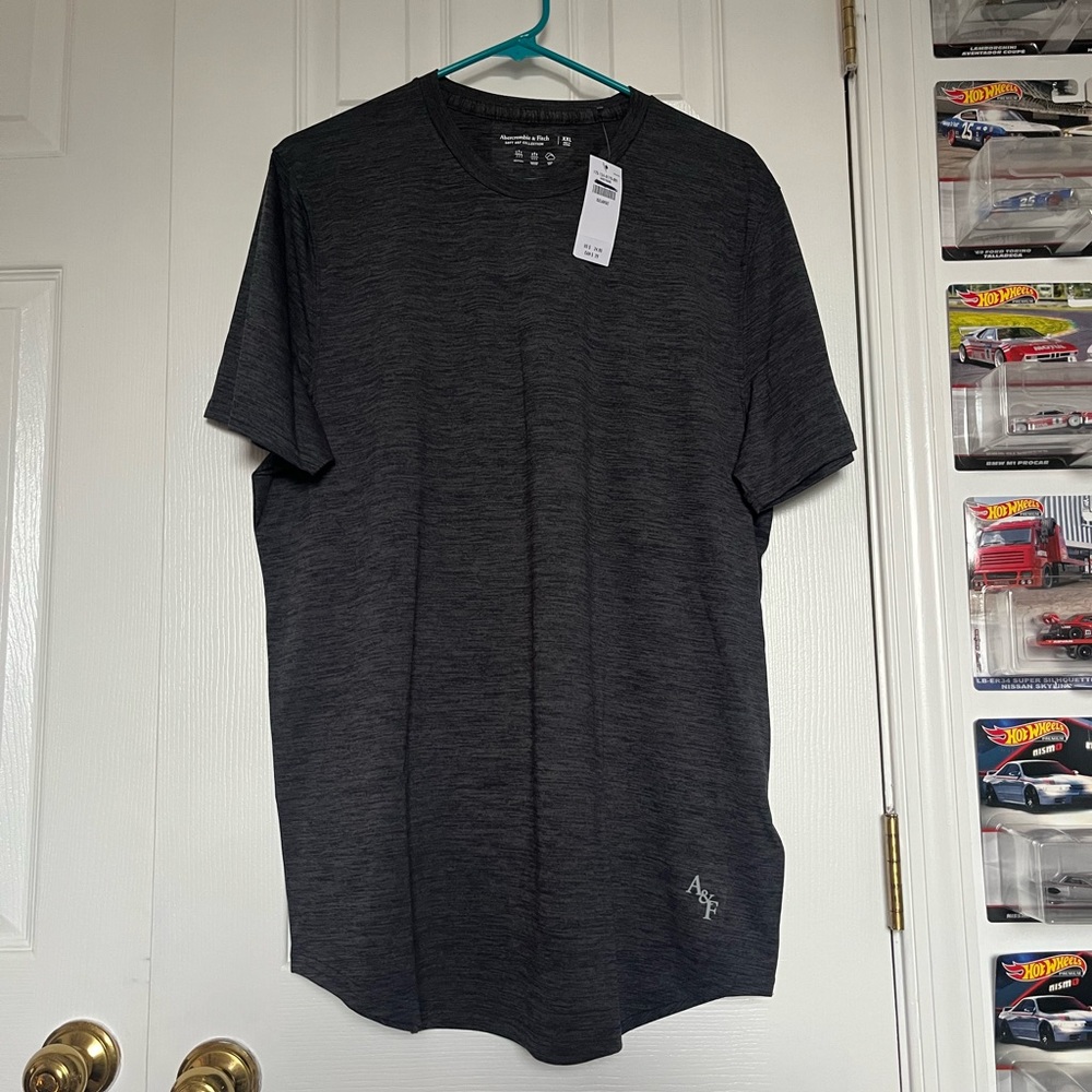 NWT Mens Abercrombie & Fitch Dark Grey XXL Tee